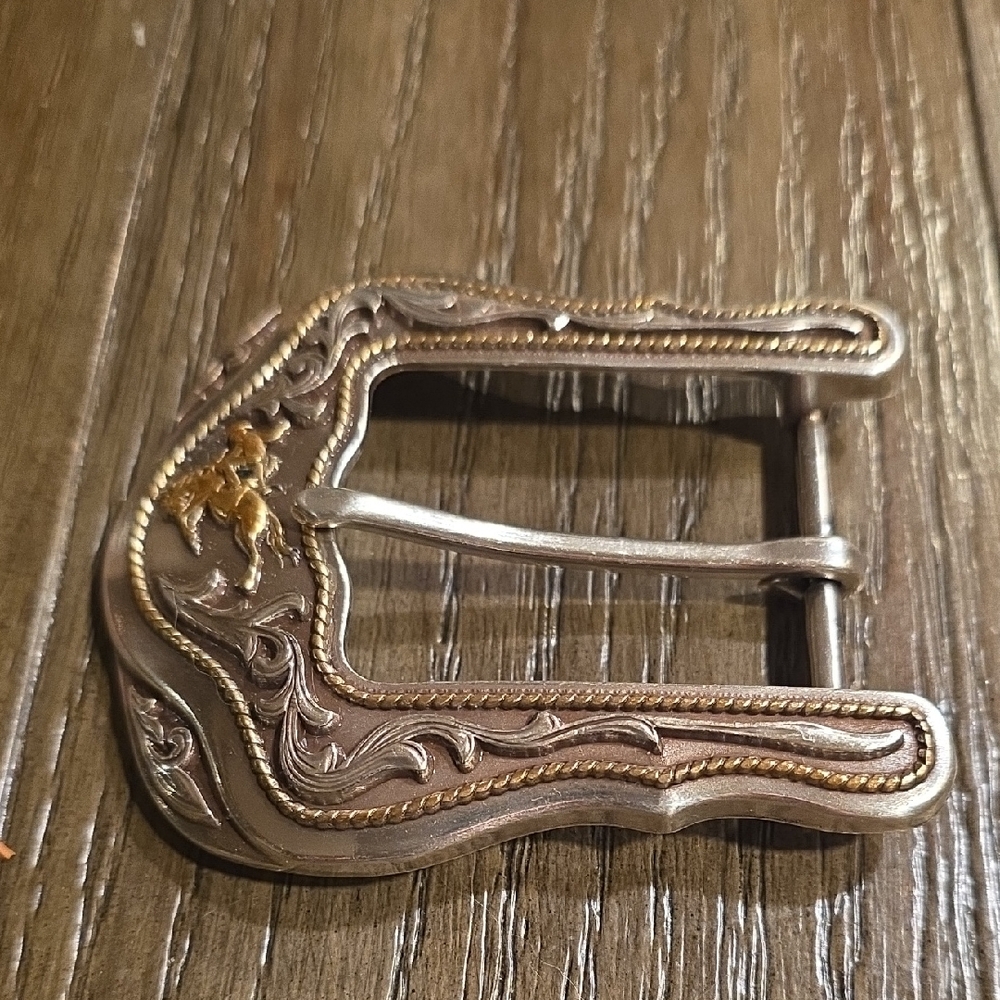 Elegant Silver and Gold Women's Belt Buckle